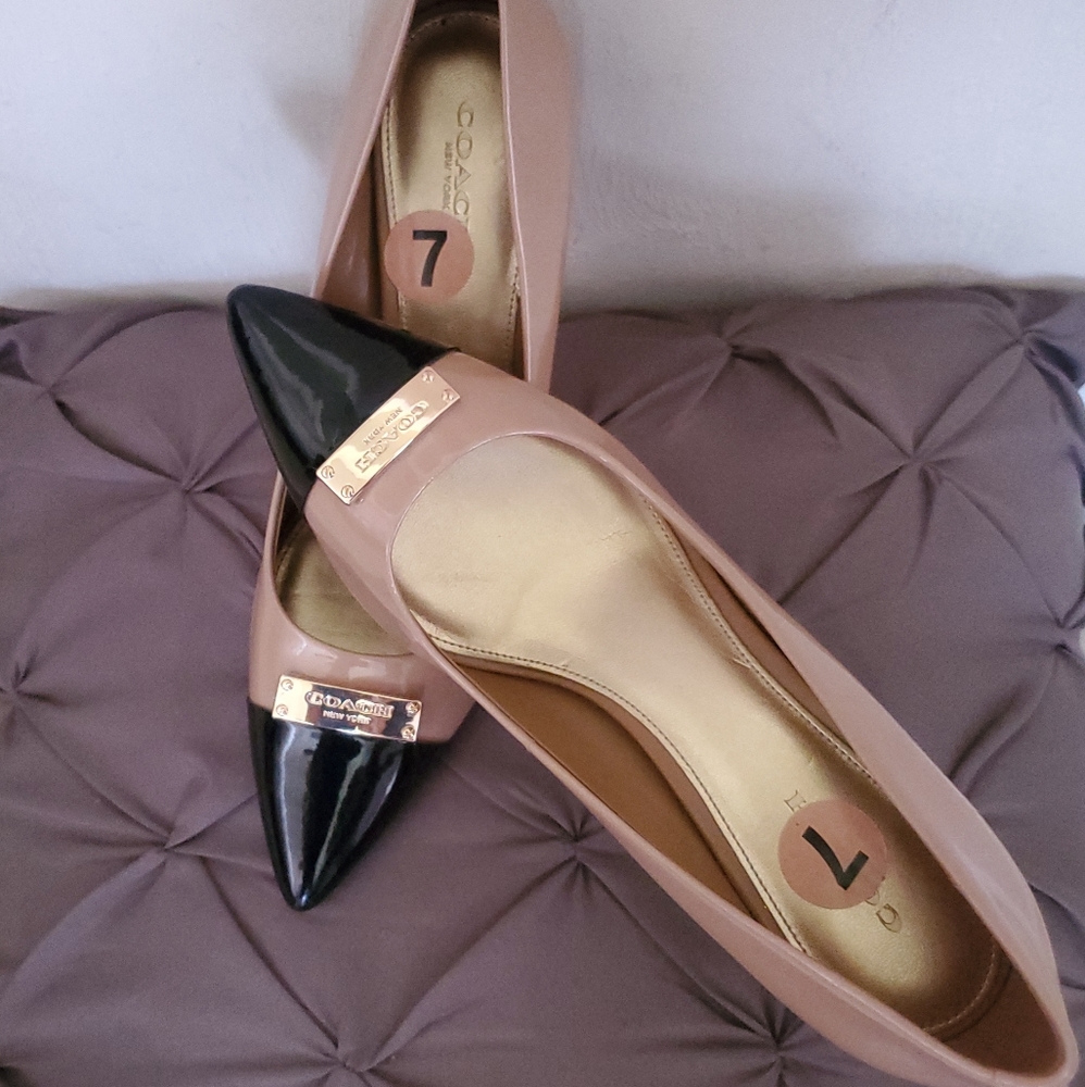 Coach Zan pumps